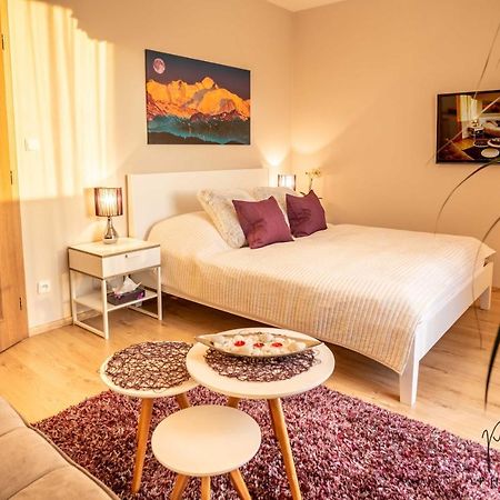 Luxurious, Lovely And Romantic Apartment In Tábor Kültér fotó