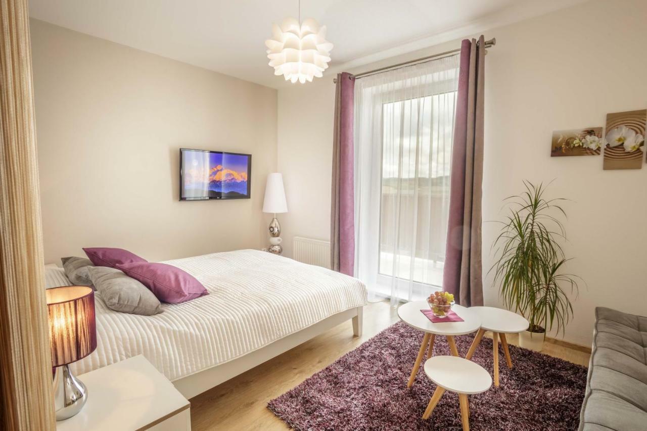 Luxurious, Lovely And Romantic Apartment In Tábor Kültér fotó
