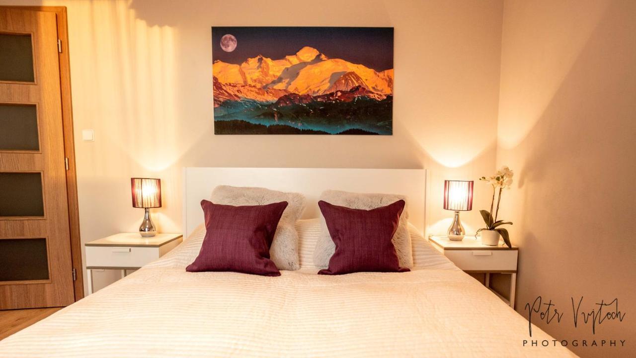 Luxurious, Lovely And Romantic Apartment In Tábor Kültér fotó