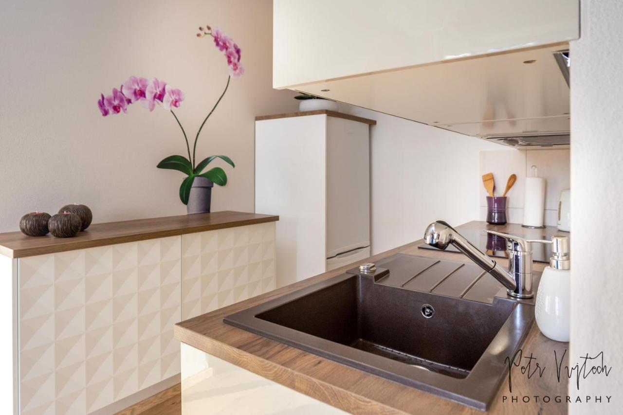 Luxurious, Lovely And Romantic Apartment In Tábor Kültér fotó