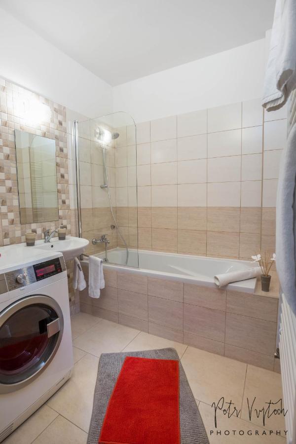 Luxurious, Lovely And Romantic Apartment In Tábor Kültér fotó
